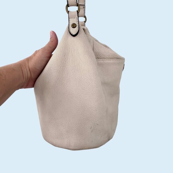 ELLIOTT LUCCA Cream Pebbled Leather BUCKET CROSSBODY Bag Purse - Picture 8 of 14